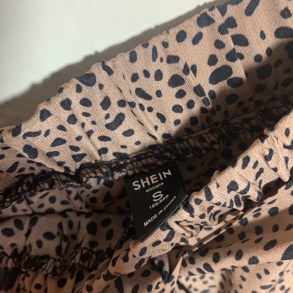 Small cheetah print skirt with bow front - Picture 5 of 10